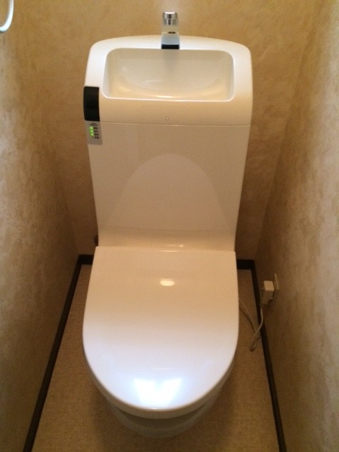 ウォシュレット一体型トイレ（TOTO） - 北海道の家具