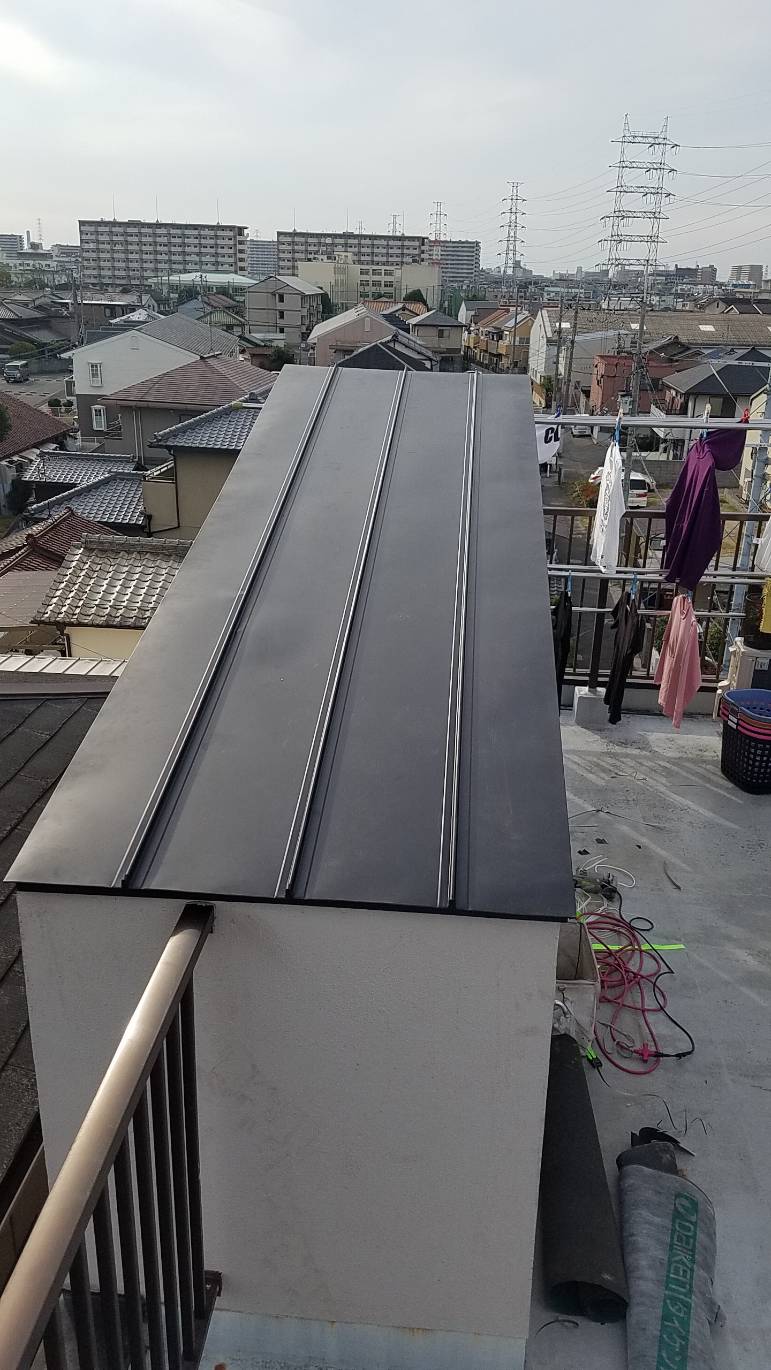 八尾市で階段室から雨漏りしたので屋根を修理しました！