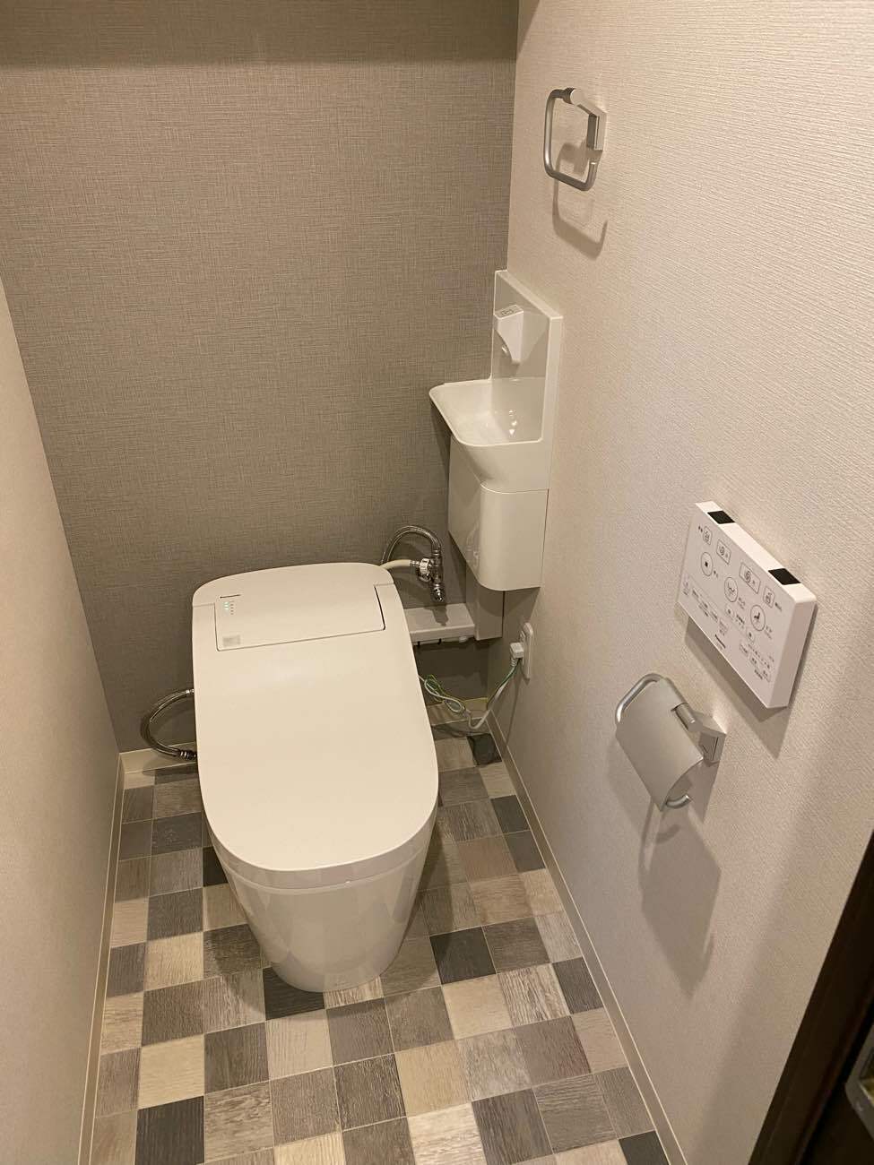 東大阪市のマンションでシックなトイレにリフォームしました！