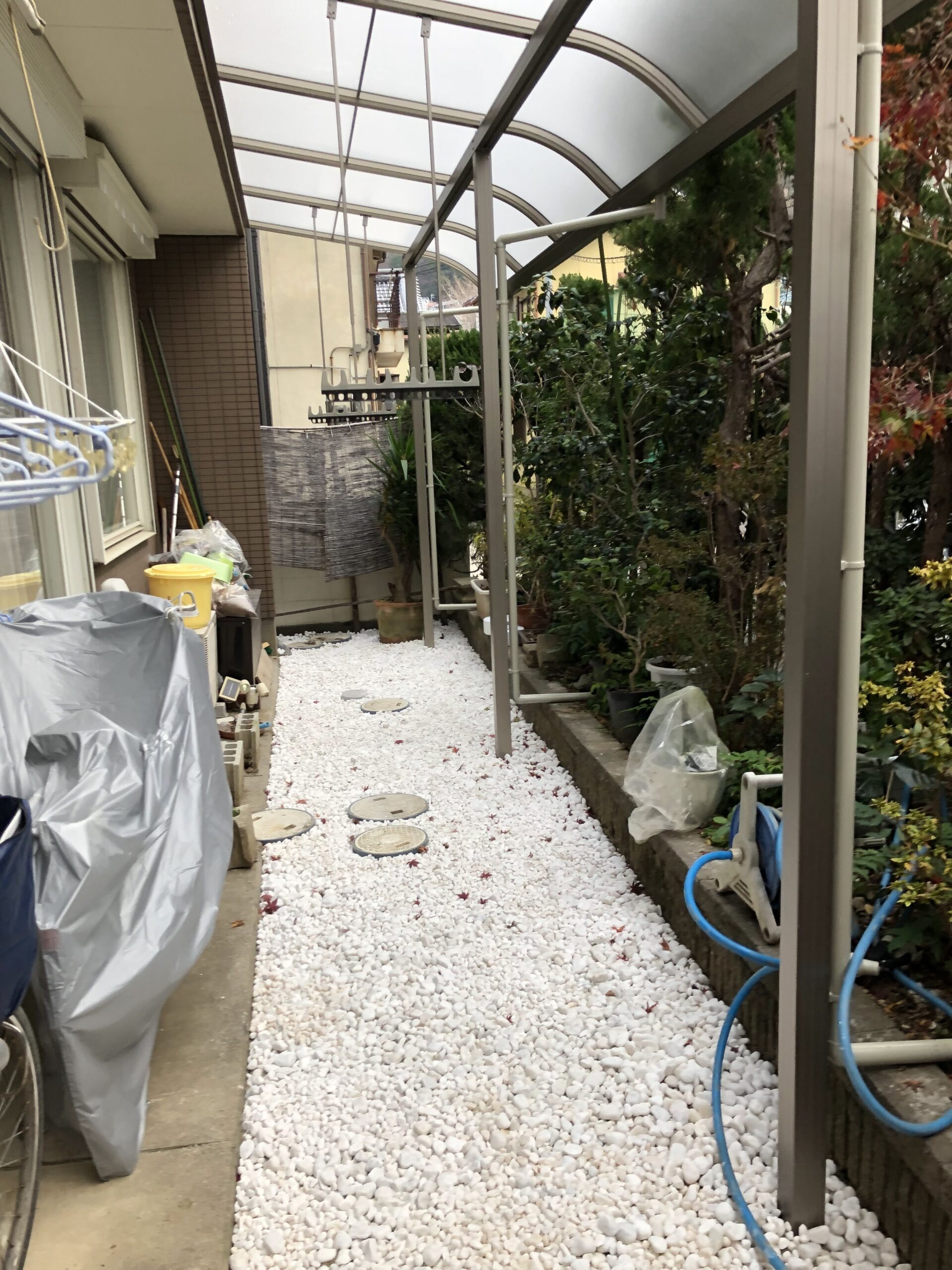 東大阪市で裏庭にテラス屋根を新設させて頂きました