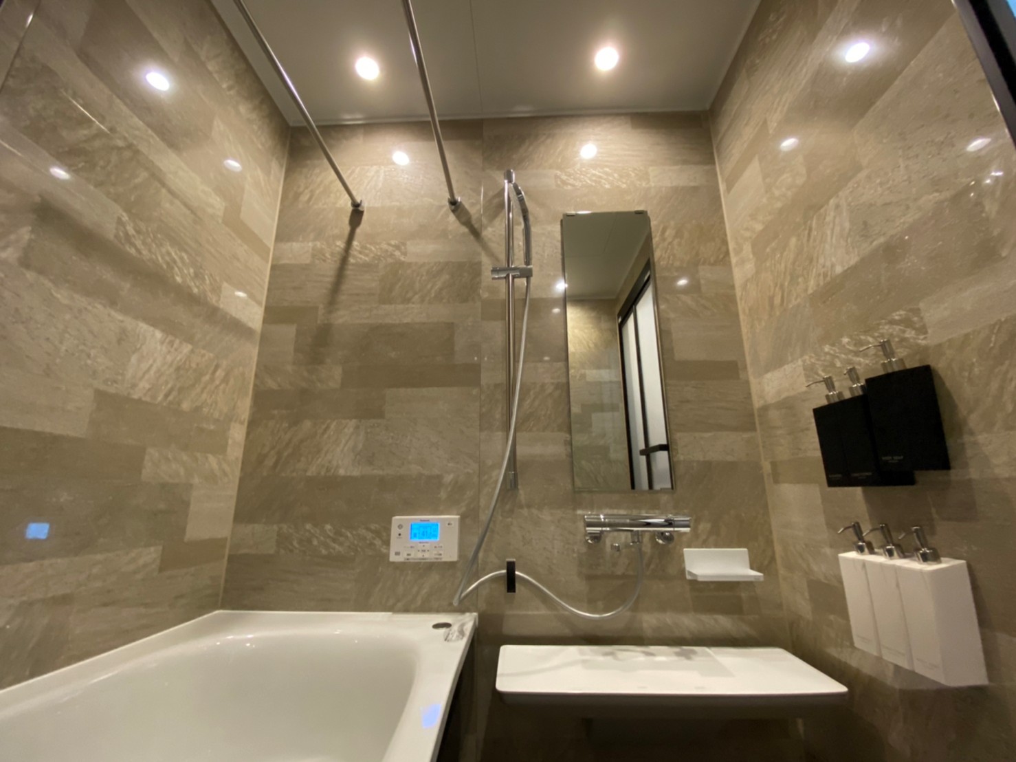 八尾市で浴室リフォームTOTOのサザナに取り替えました