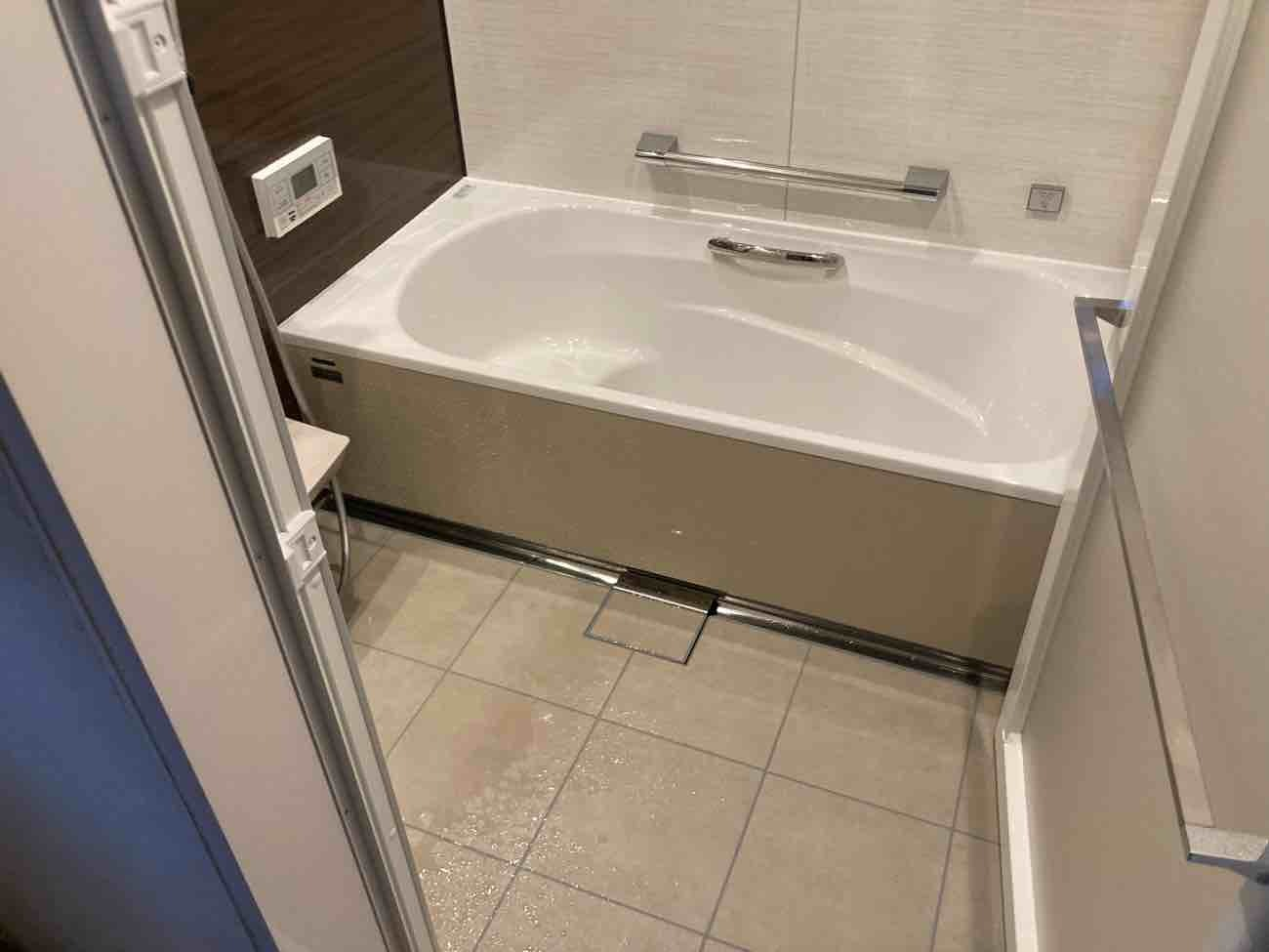 八尾市で浴室リフォーム　タカラスタンダードのグランスパを取り付けました