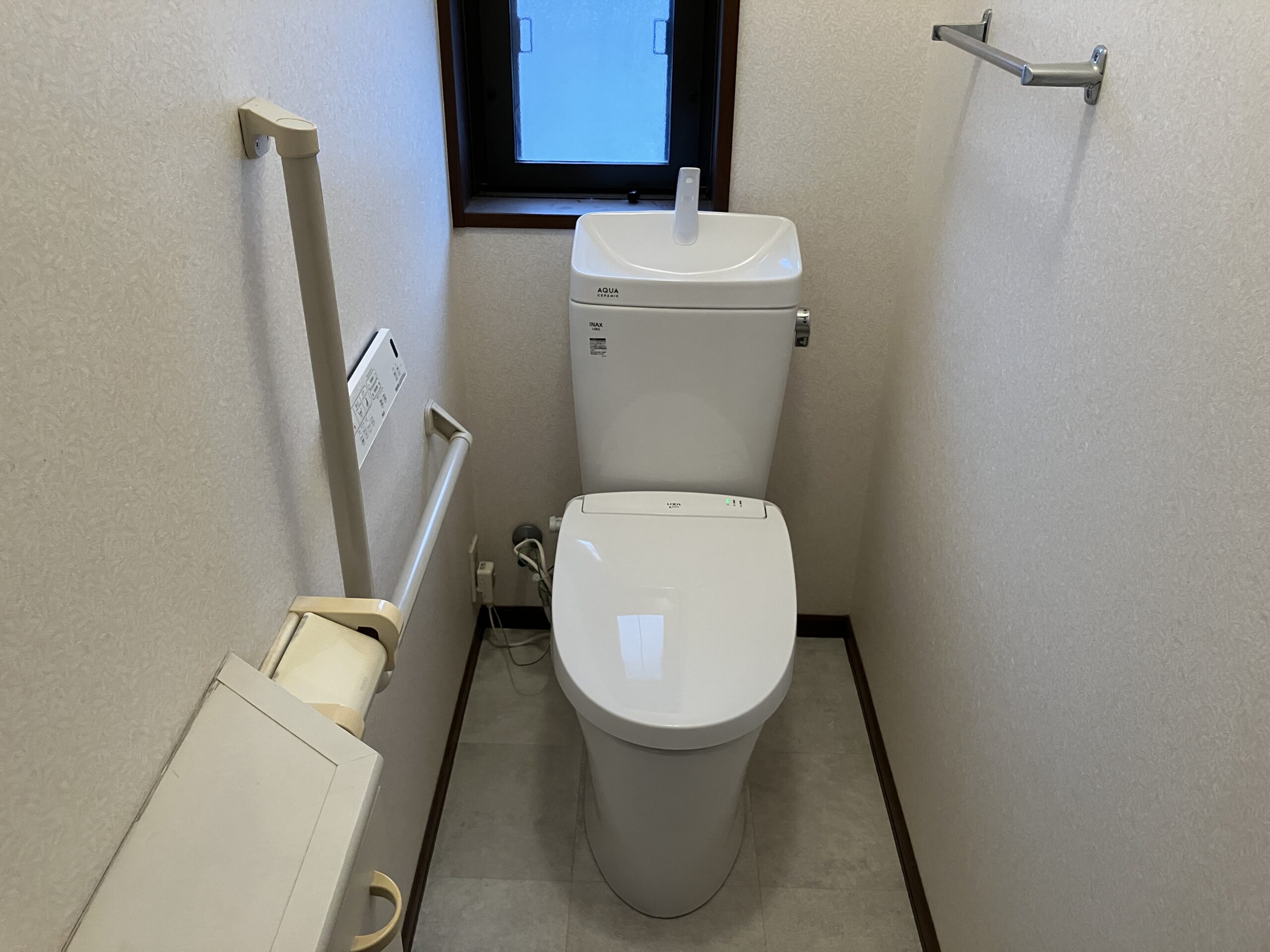 八尾市で1・2階のトイレを2日間でリフォームさせていただきました！～2階～